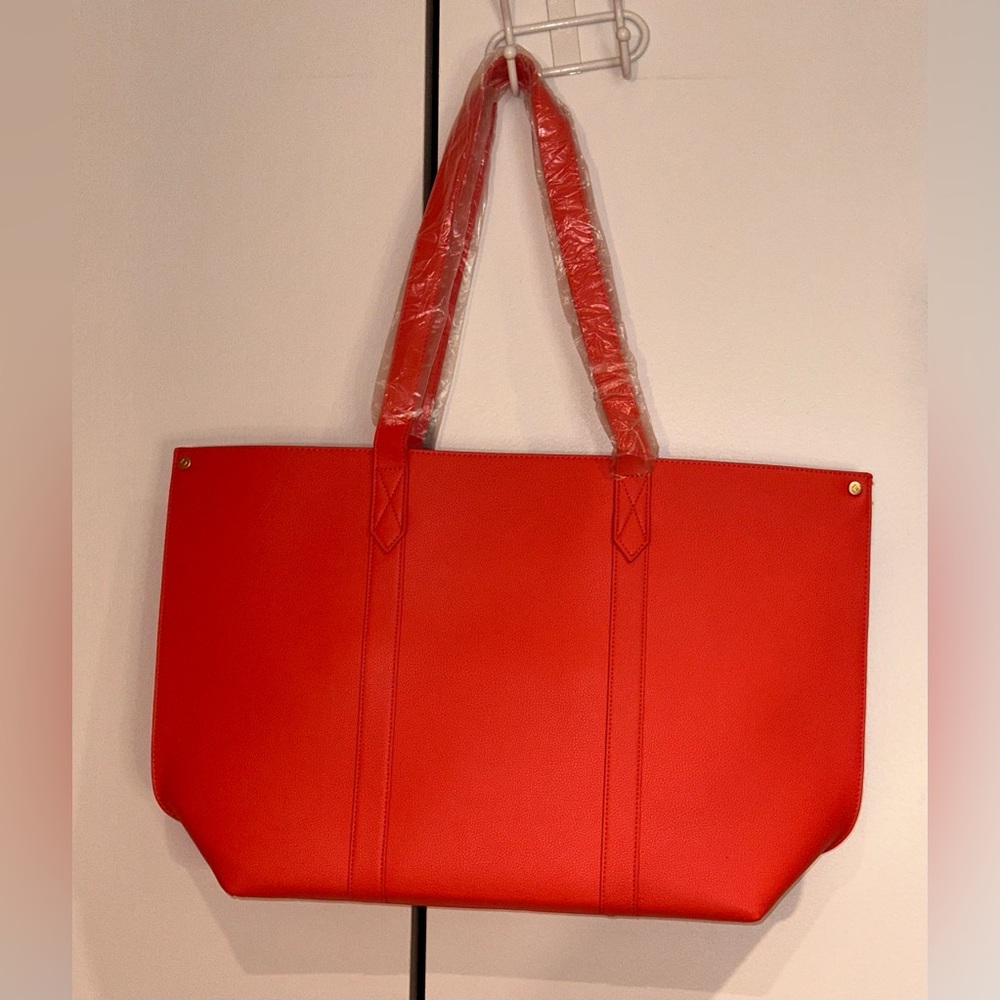 Thirty-One Signature Tote. Pattern Coastal Red - Picture 2 of 15